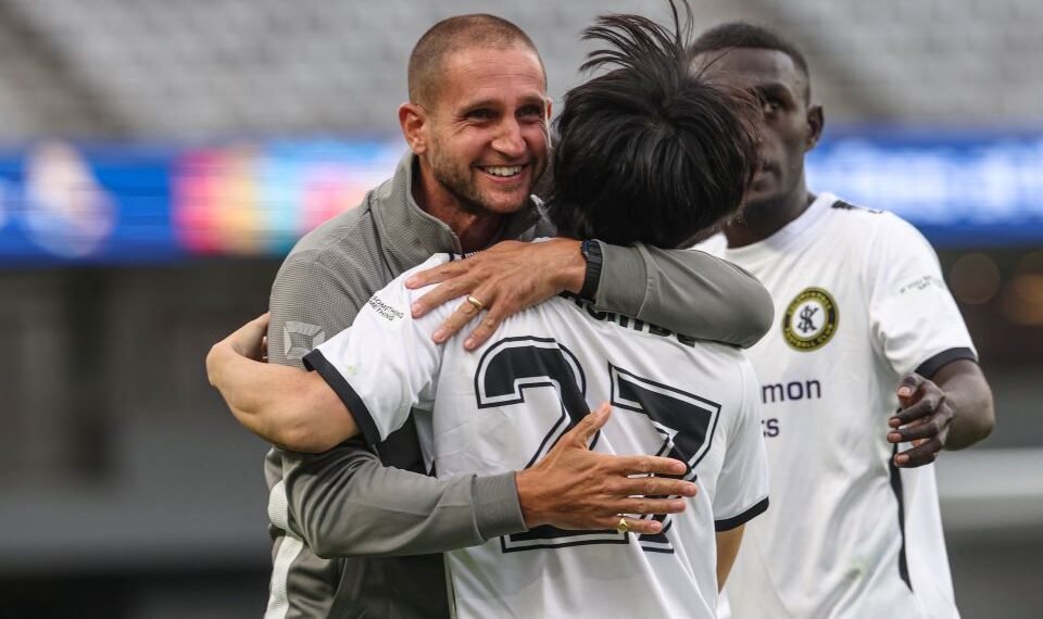 First Match, First Goal, First Win for Higashide